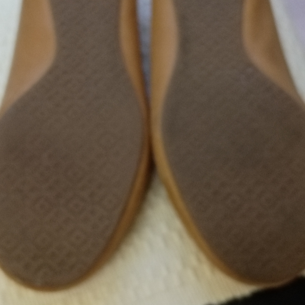 Tory Burch Tan Leather Ballet Flats.Size 6.5. - Picture 8 of 10